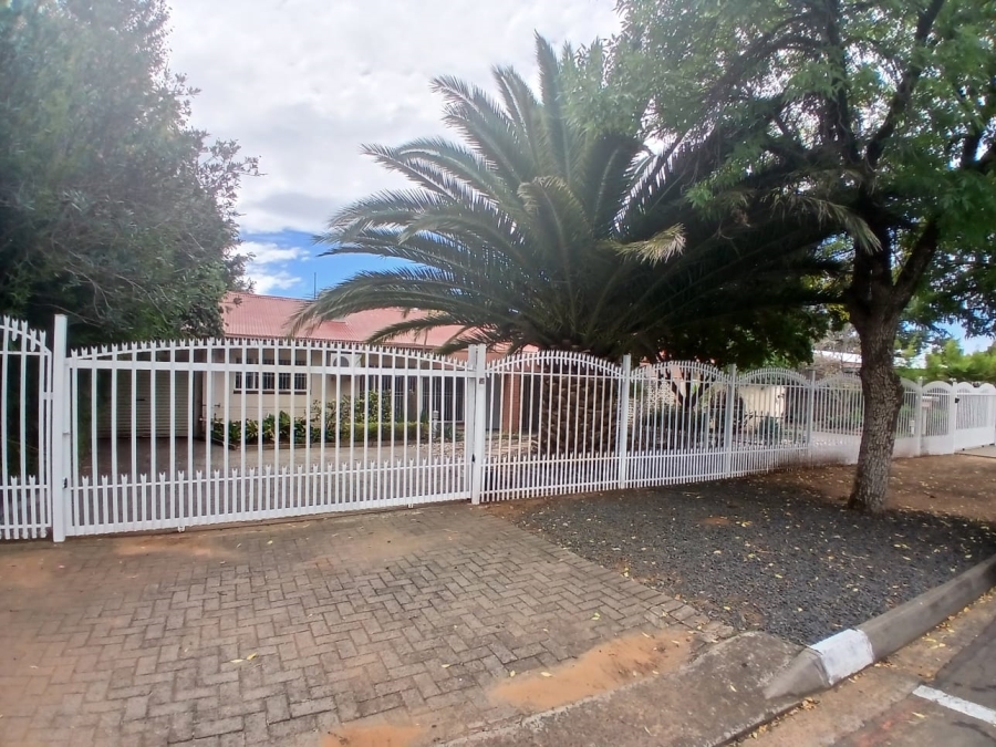 To Let commercial Property for Rent in Universitas Free State